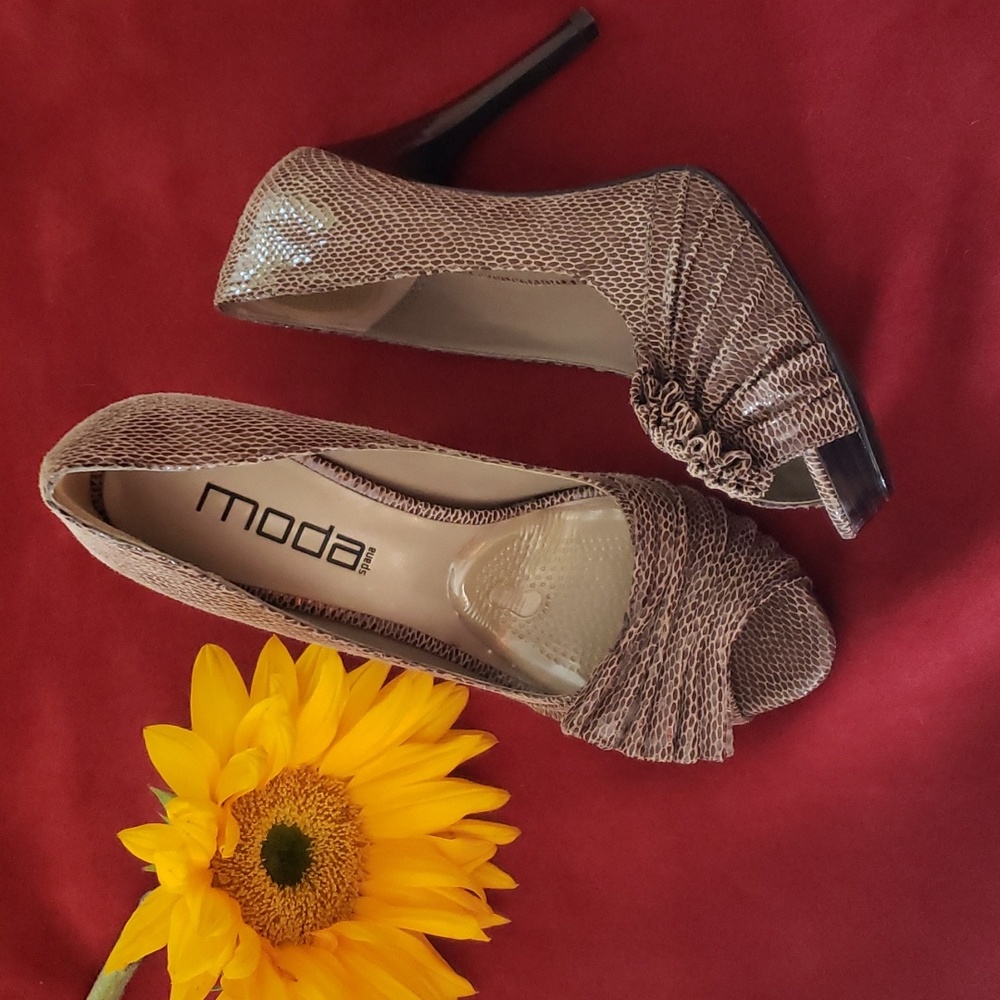 Ruffle Detail Stilettos